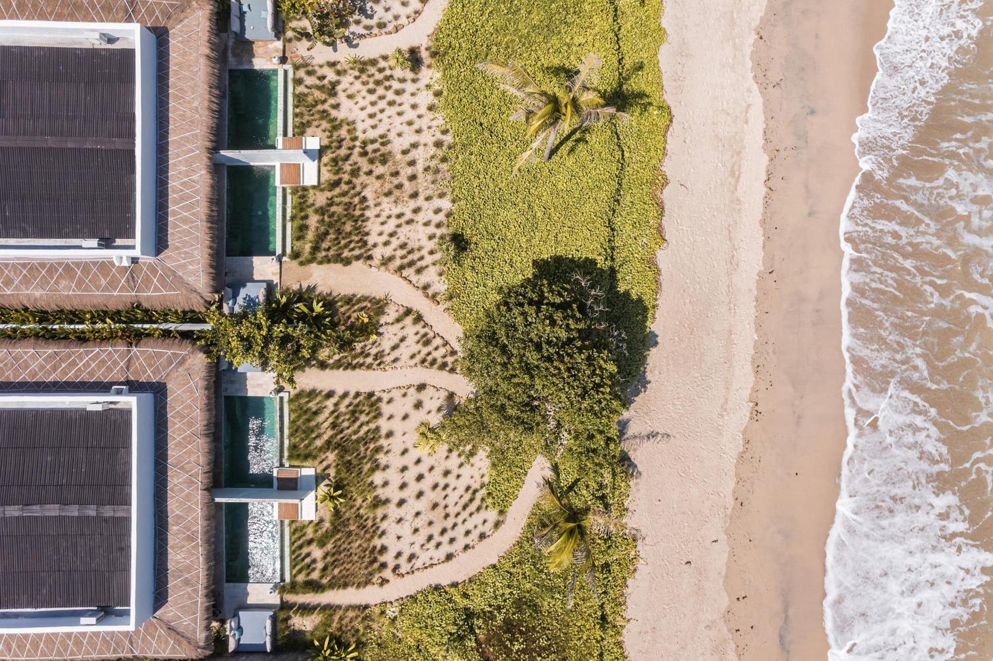 Amber Lombok Beach Resort Selong Belanak Exterior photo